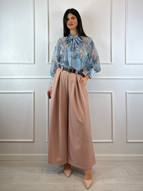 Camicia floreale con fiocco