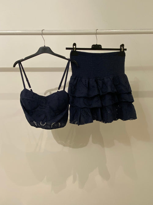 Completo pizzo sangallo top e gonna balze