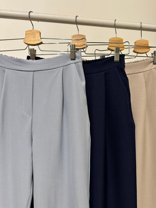 Pantalone sigaretta con vita elasticizzata