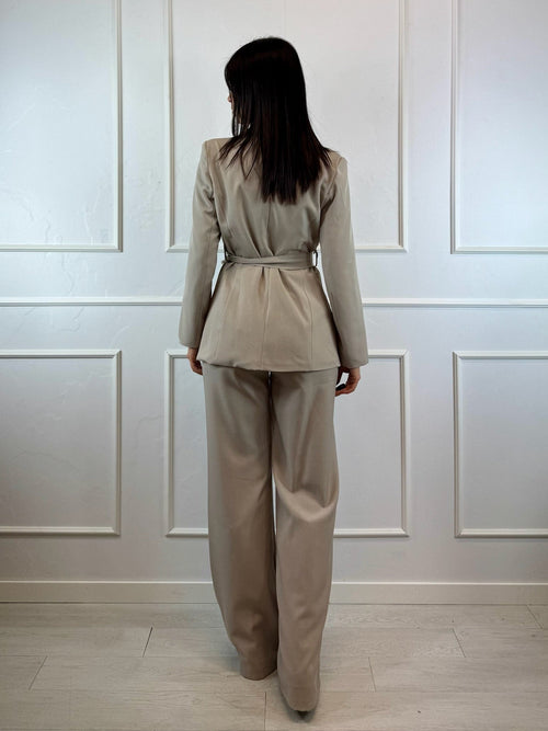 Giacca con cintura collo rever tondo