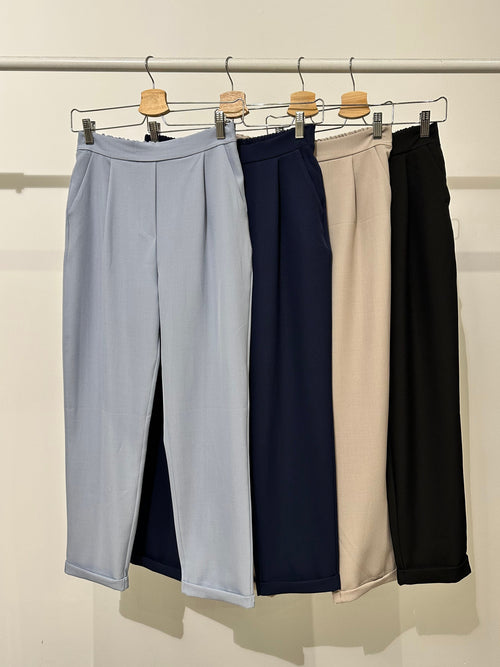 Pantalone sigaretta con vita elasticizzata