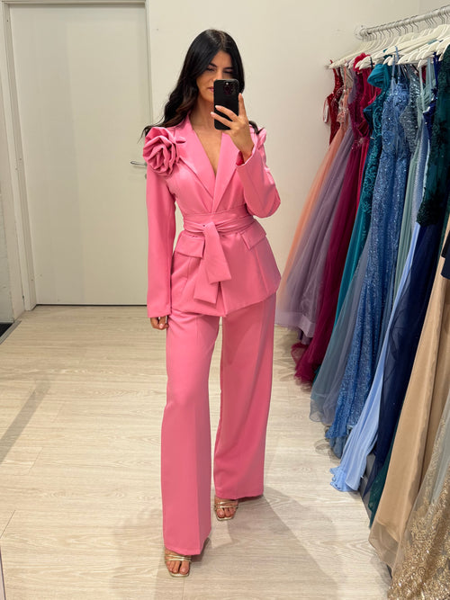 Completo giacca fiore e pantalone palazzo