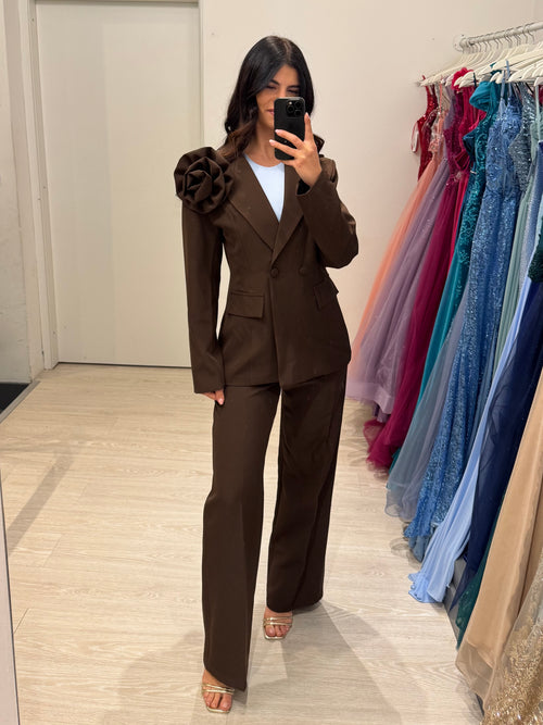 Completo giacca fiore e pantalone palazzo