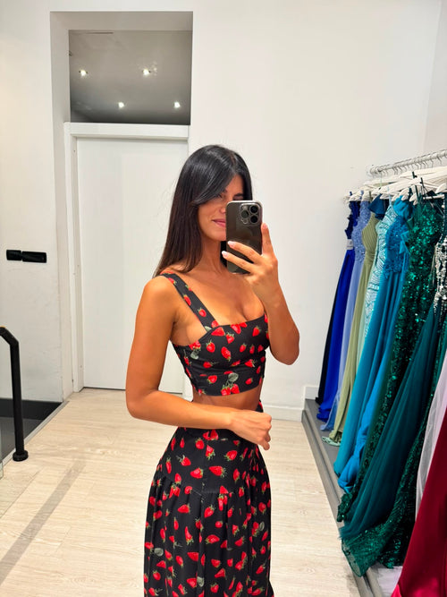 Completo fragole top e gonna