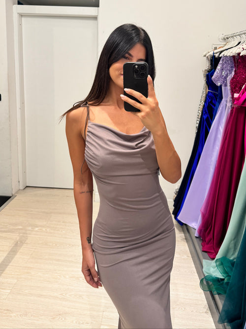 Vestito lungo lacci e schiena nuda