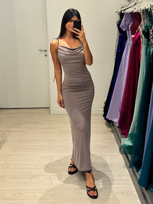 Vestito lungo lacci e schiena nuda