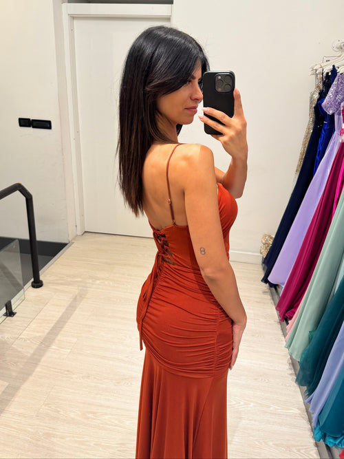Vestito lungo arricciato con incrocio schiena