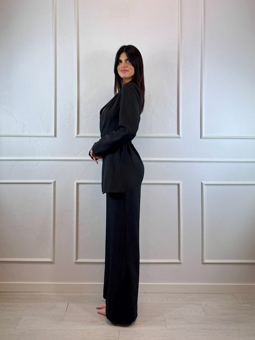 Tuta elegante con collo rever