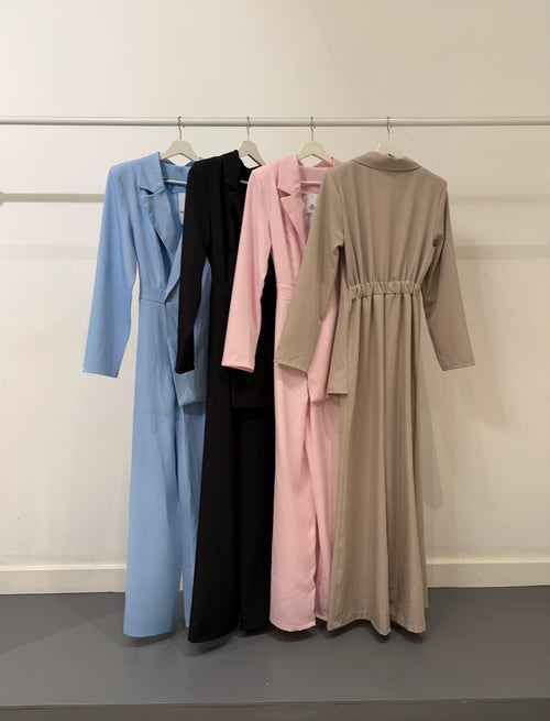 Tuta elegante con collo rever