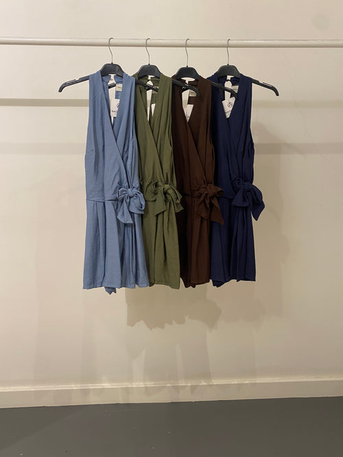 Tutina corta scollo incrociato