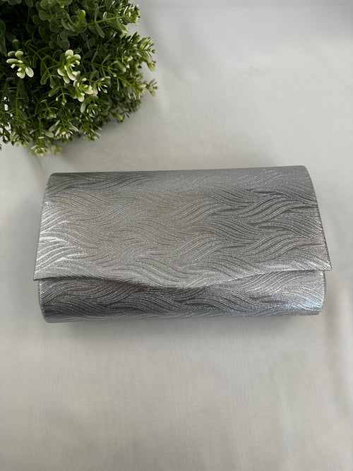 Pochette elegante onde