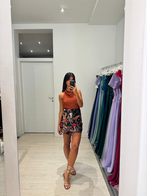 Top raso scollo schiena