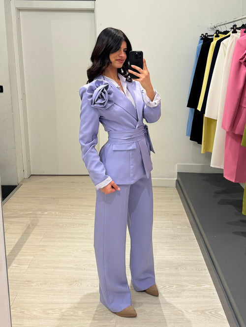 Completo giacca fiore e pantalone palazzo