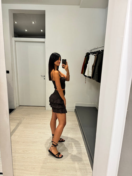 Completo pizzo sangallo top e gonna balze
