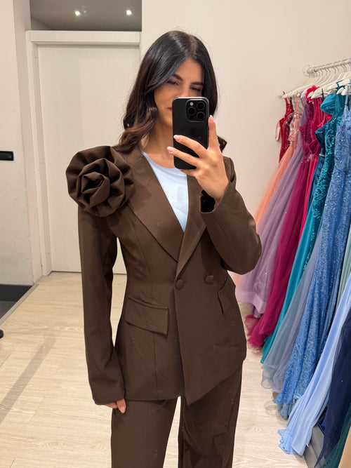 Completo giacca fiore e pantalone palazzo