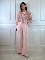 Camicia floreale con fiocco