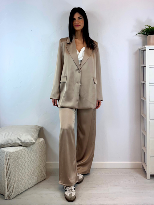 Giacca over raso due bottoni