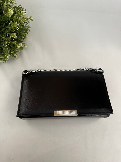 Pochette cerimonia con catena