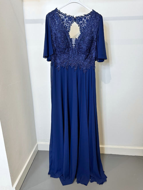 Abito cerimonia curvy corpetto pizzo e manica