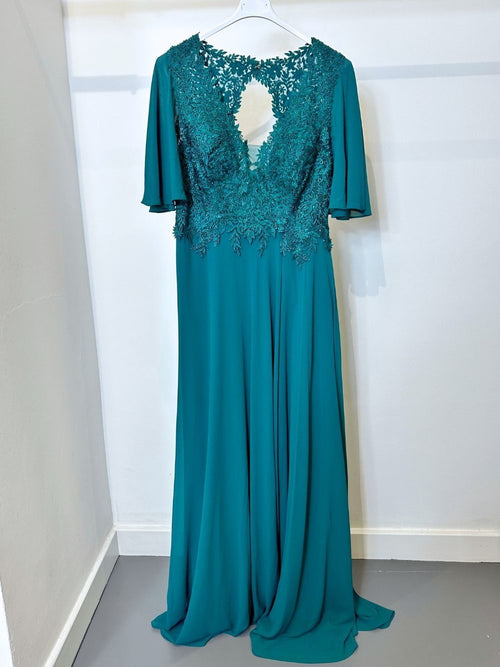 Abito cerimonia curvy corpetto pizzo e manica