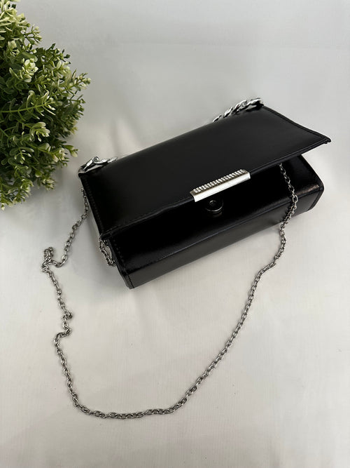Pochette cerimonia con catena