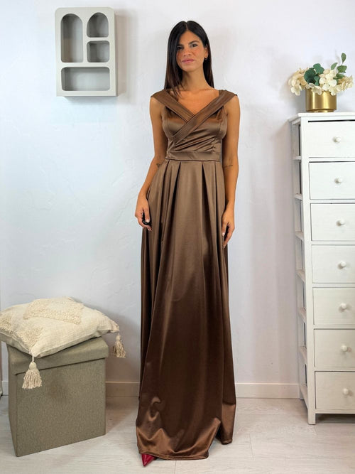 Vestito lungo raso manica scesa spacco