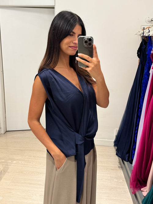 Camicia scollo incrociato nodo raso