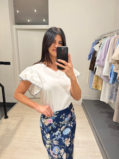 T-shirt scollo V maniche volant ricami blu