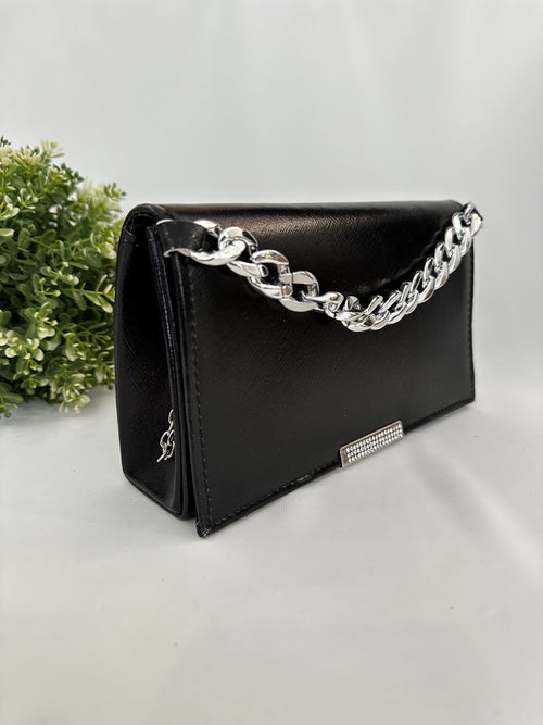 Pochette cerimonia con catena