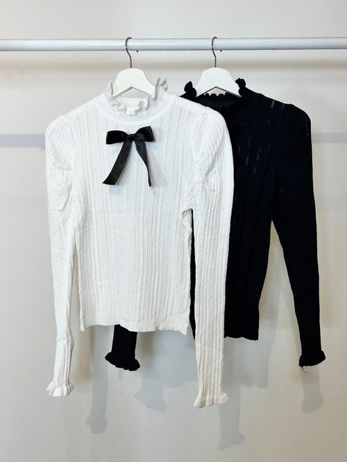 Maglione lavorato con fiocco