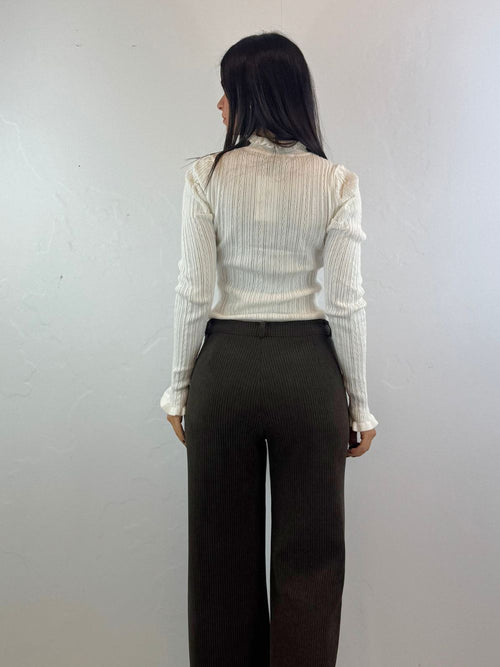 Maglione lavorato con fiocco