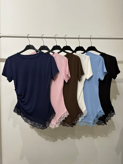T-shirt girocollo orlo pizzo