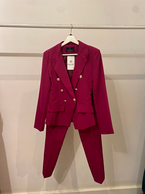 Completo giacca doppiopetto e pantalone sigaretta