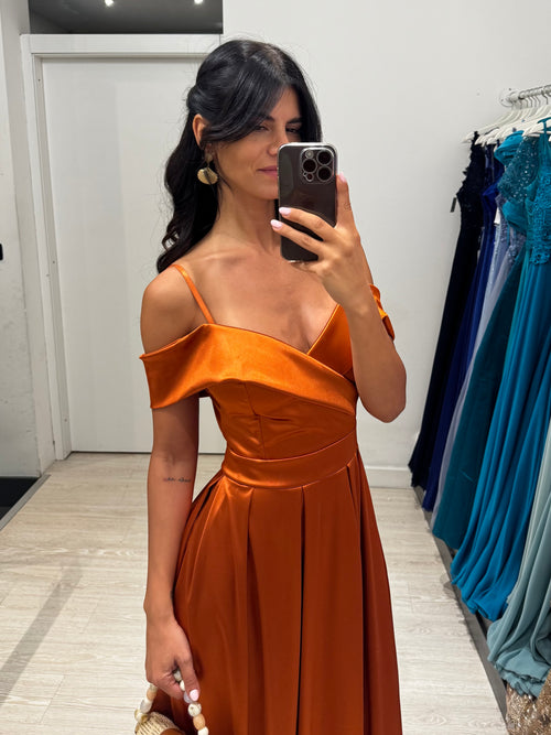 Vestito lungo raso manica scesa spacco