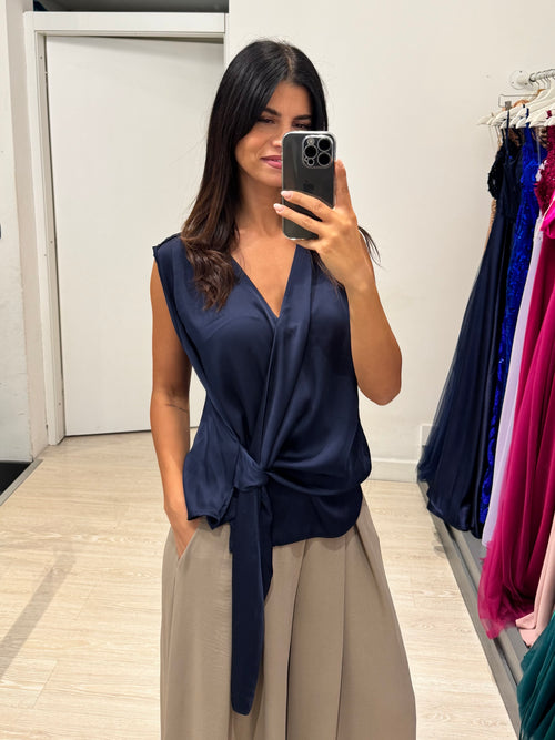 Camicia scollo incrociato nodo raso