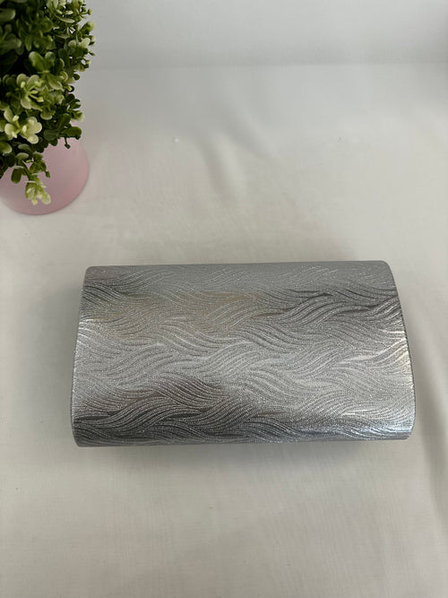 Pochette elegante onde