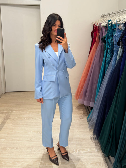 Completo giacca doppiopetto e pantalone sigaretta