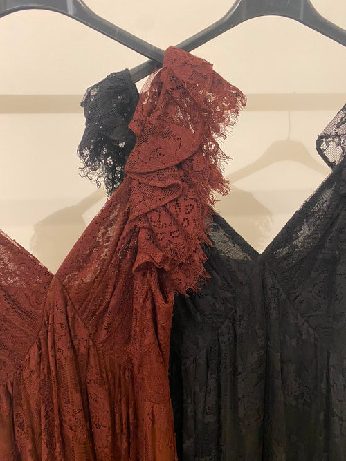 Vestito lungo scollo V pizzo