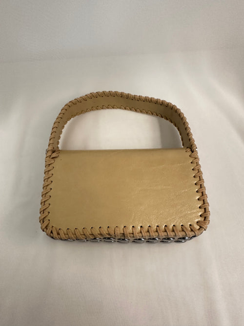 Borsa con borchie tonde ecopelle