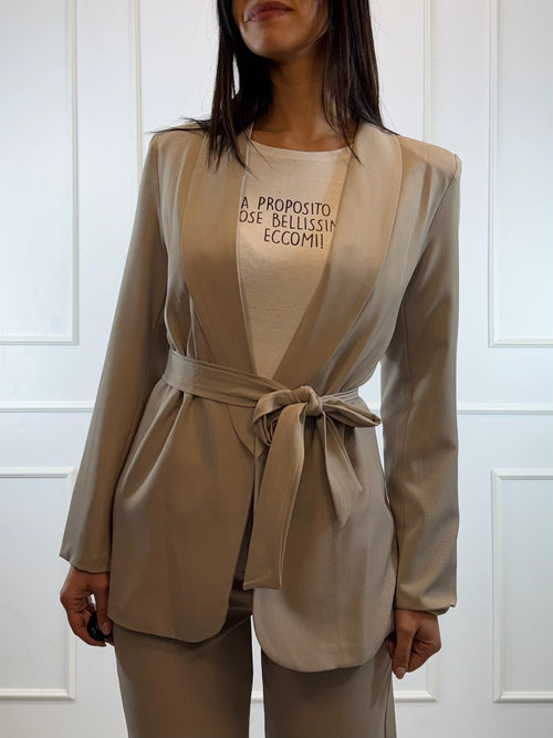 Giacca con cintura collo rever tondo