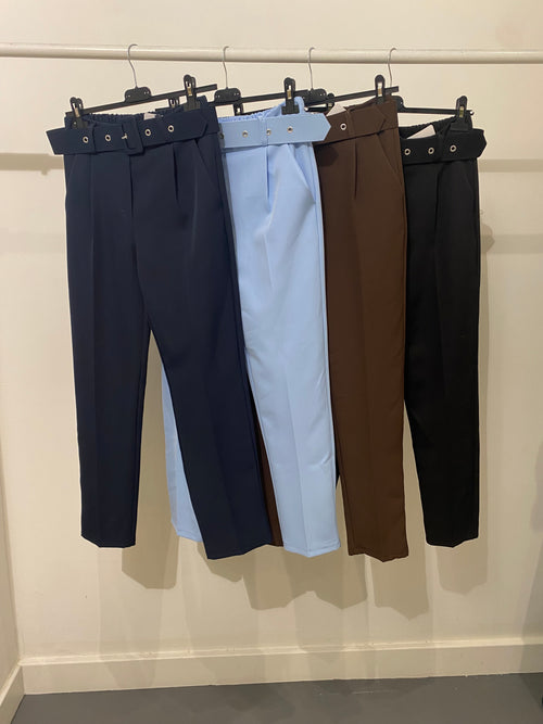 Pantalone sigaretta con cintura