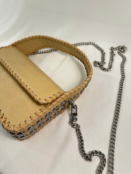 Borsa con borchie tonde ecopelle