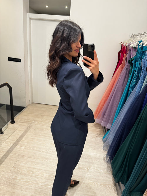 Completo giacca mono bottone e pantalone sigaretta