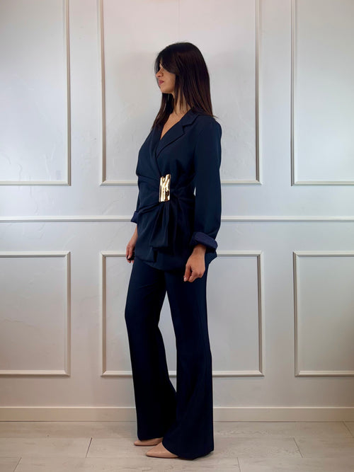 Completo giacca fibbia e pantalone zampa