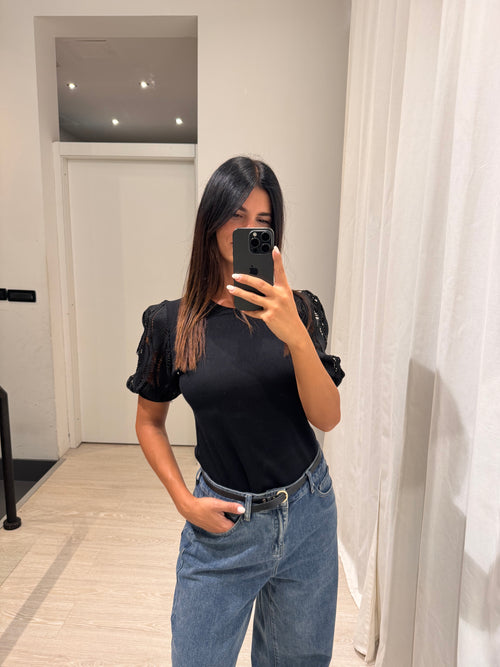 T-shirt in maglia manica pizzo
