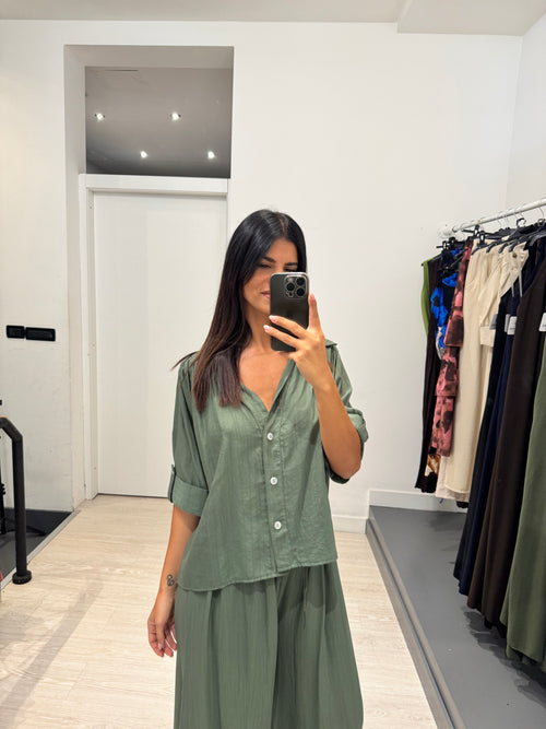 Completo camicia over manica corta con pantalone