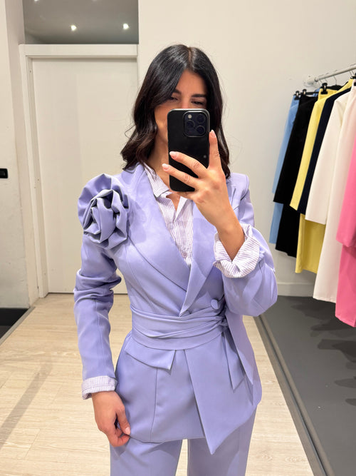 Completo giacca fiore e pantalone palazzo