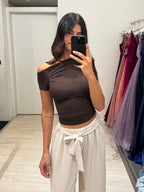 T-shirt crop Lycra manica scesa