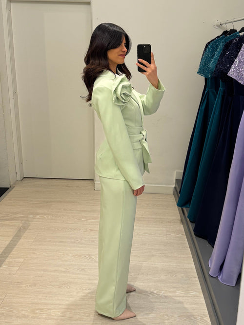 Completo giacca fiore e pantalone palazzo