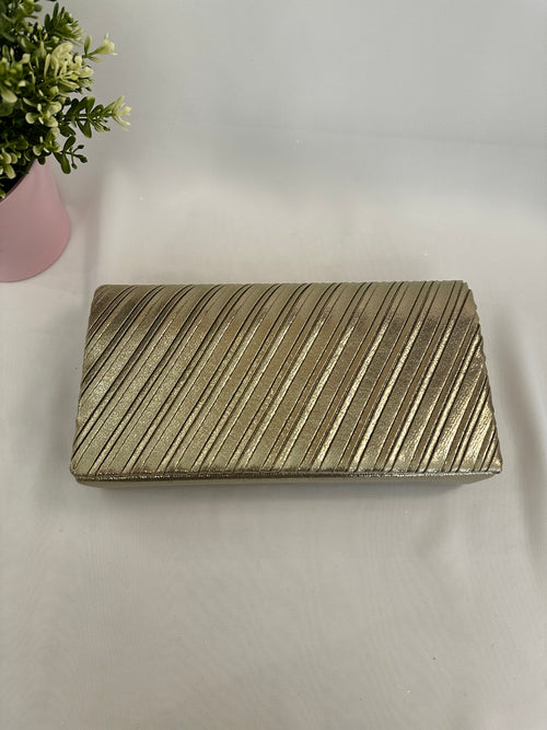 Pochette pieghe oblique raso